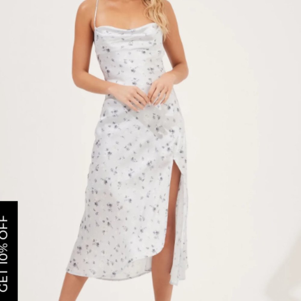 ASTR The Label Gaia Floral Midi Dress